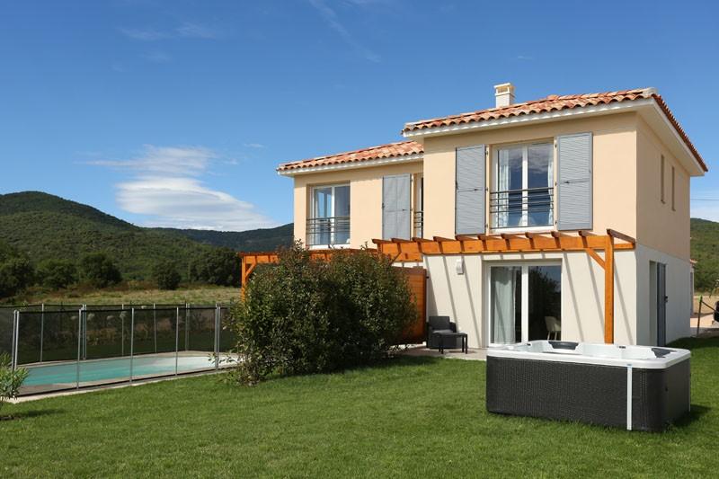 Promoteur immobilier, 2 maisons témoins à créer sur Roquebrune sur Argens